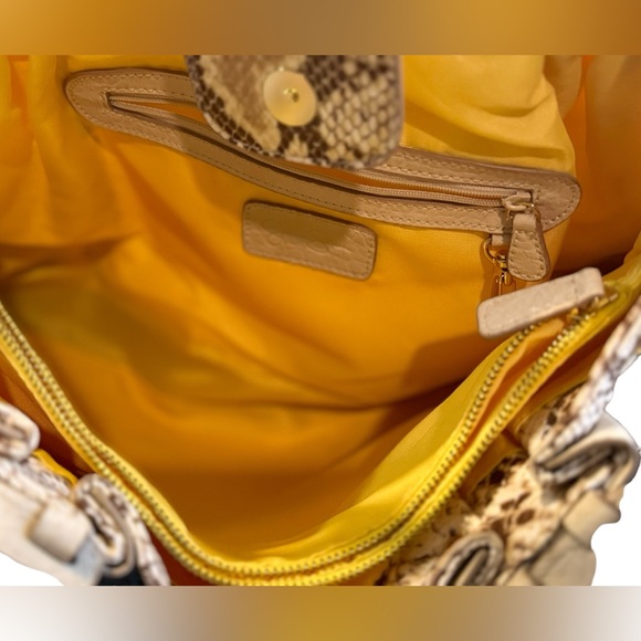 HTF JESSICA SIMPSON OFF-WHITE SNAKESKIN HANDBAG PURSE, WITH YELLOW INTERIOR. - Picture 4 of 10
